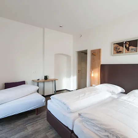Bed & Breakfast Max Summercard Included