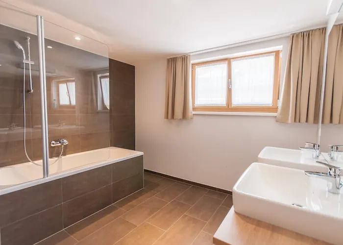 Bed & Breakfast Max Summercard Included Zell am See